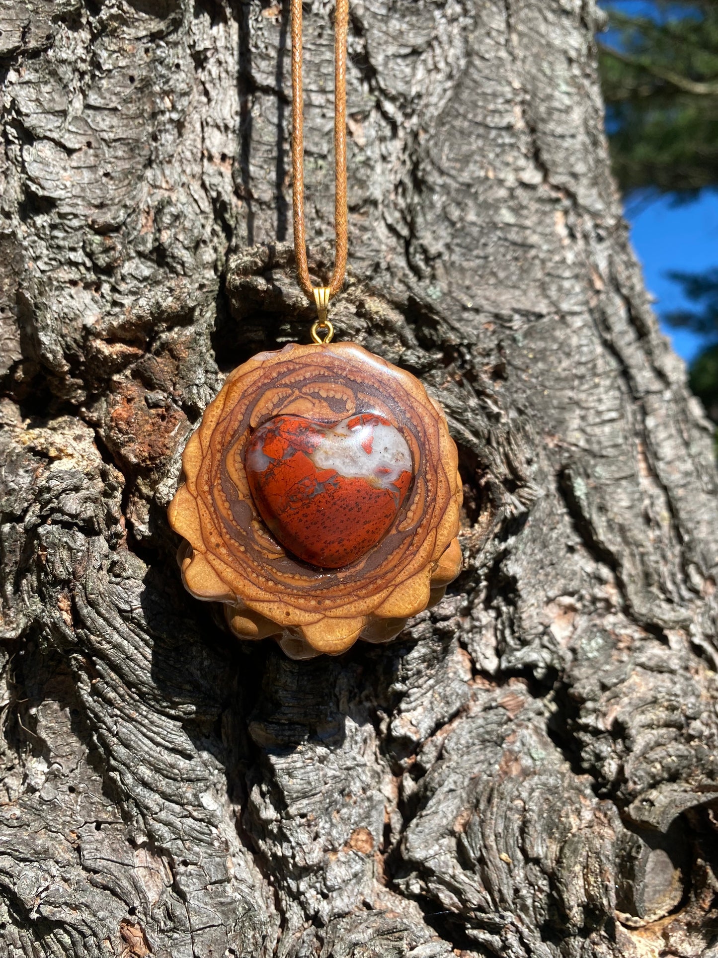 Queen of Hearts Dragon Blood Crystal Pinecone Pendant